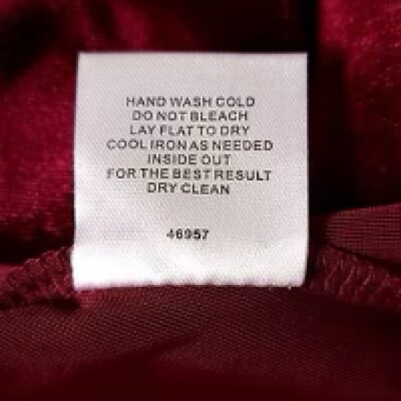 #19…$155. Romeo and Juliet Couture Burgundy Velvet Cold Shoulder Open Back - Picture 6 of 8